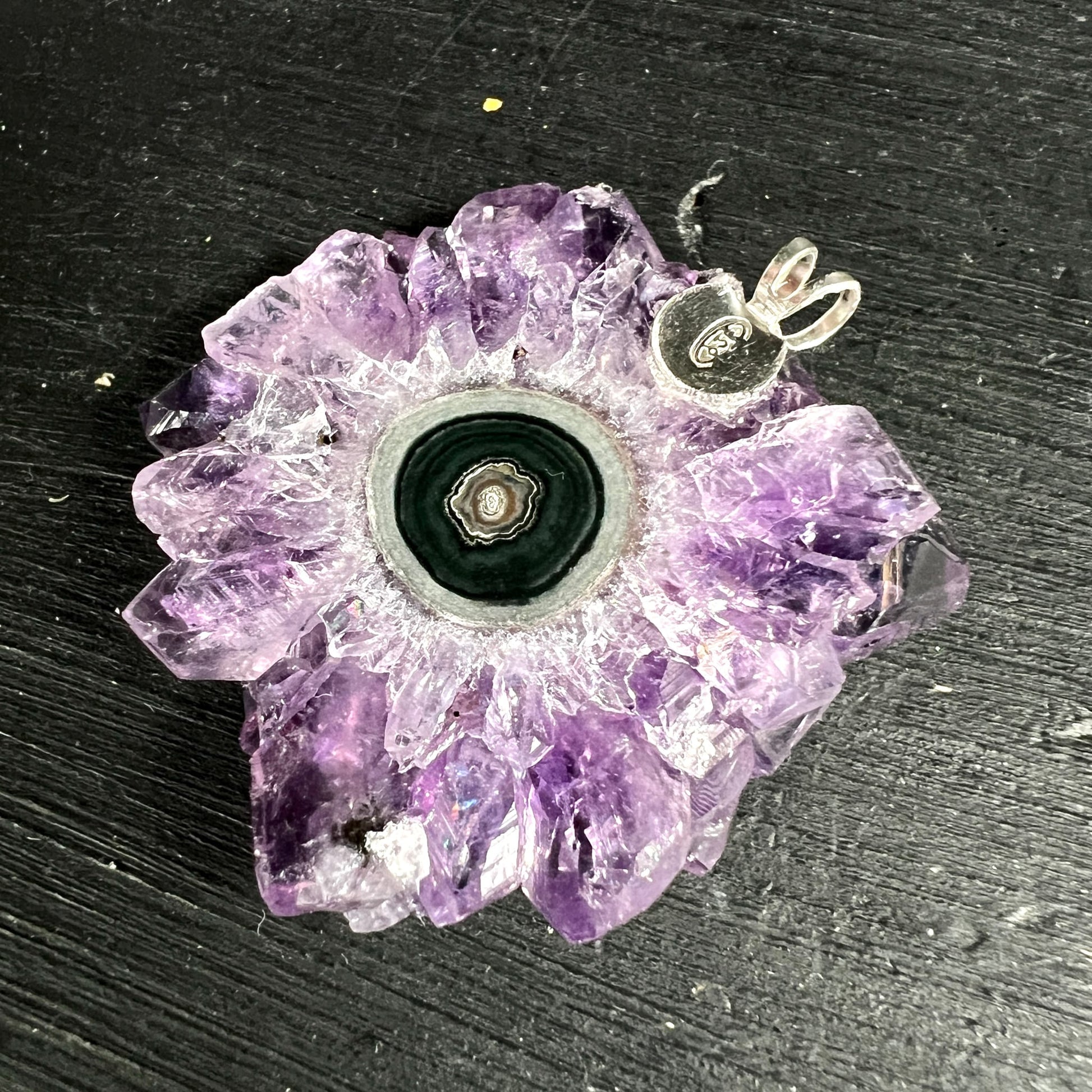 Amethyst Sonnenscheibe | violette Kristallstrahlen | silberne Öse sichtbar | Uruguay Unikat | Happy Minerals