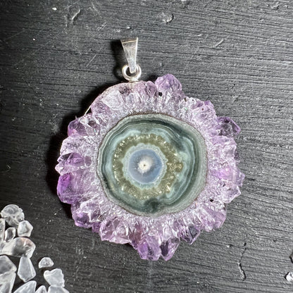 Amethyst Anhänger aus Uruguay, natürliche Kristallrosette | Happy Minerals