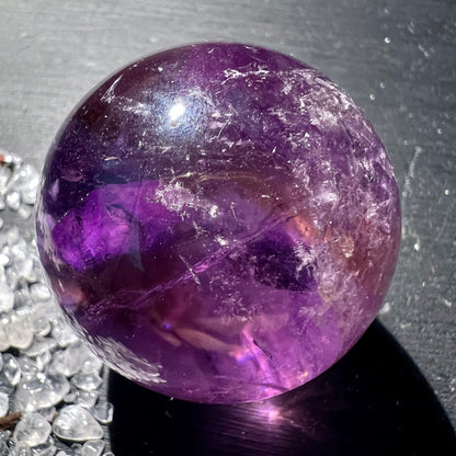 Ametrin Kugel poliert, violette Amethyst-Zonen mit weissen Glanzeinschluessen, kaum Citrin sichtbar | Happy Minerals