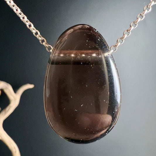 Apachenträne Mexico | durchscheinend rauchbraun | Silberkette | schwebend | Happy Minerals
