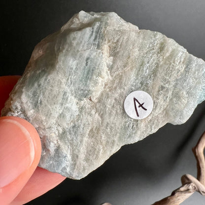 Aquamarin Rohstein A | Brasilien | eisblau transparent | natürliche Kristallstruktur | Happy Minerals Edelstein
