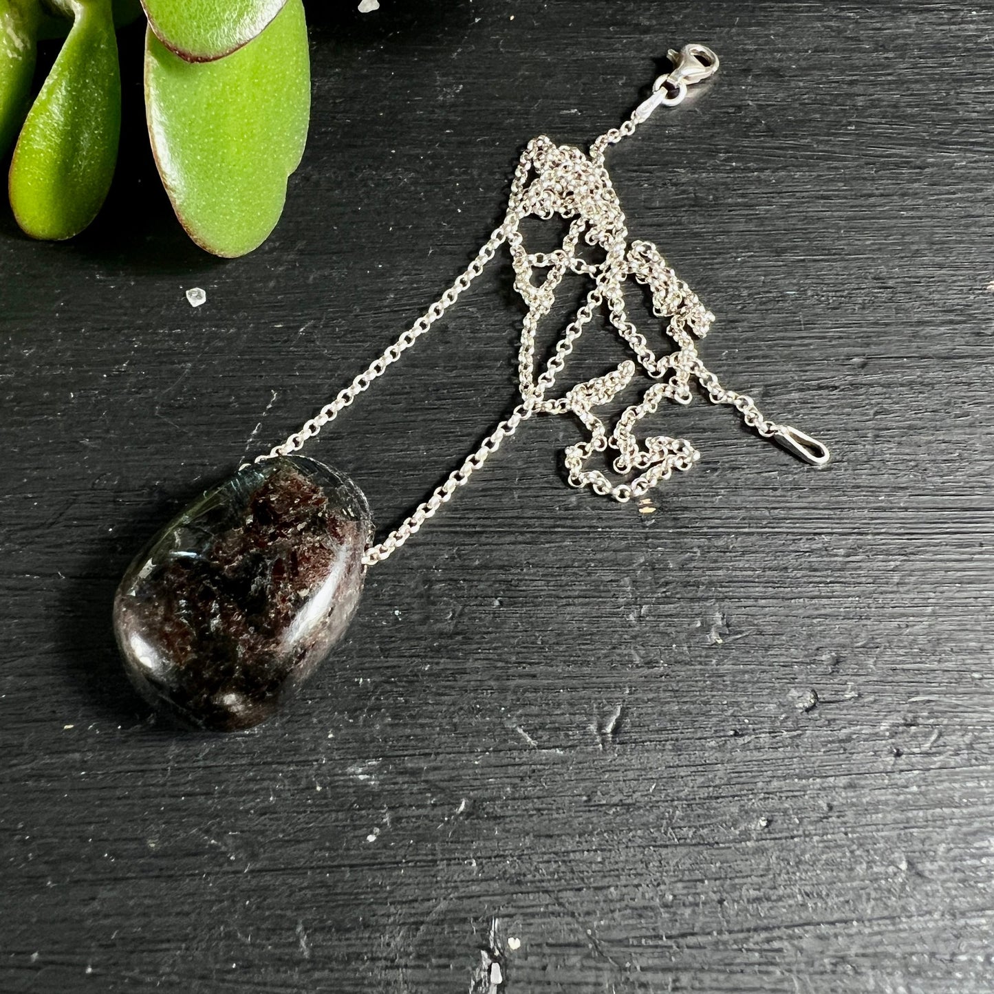 Arfvedsonit Kette komplett | Kanada | Silberkette | Tropfenform | Dunkler Stein | Schmuckset | Happy Minerals
