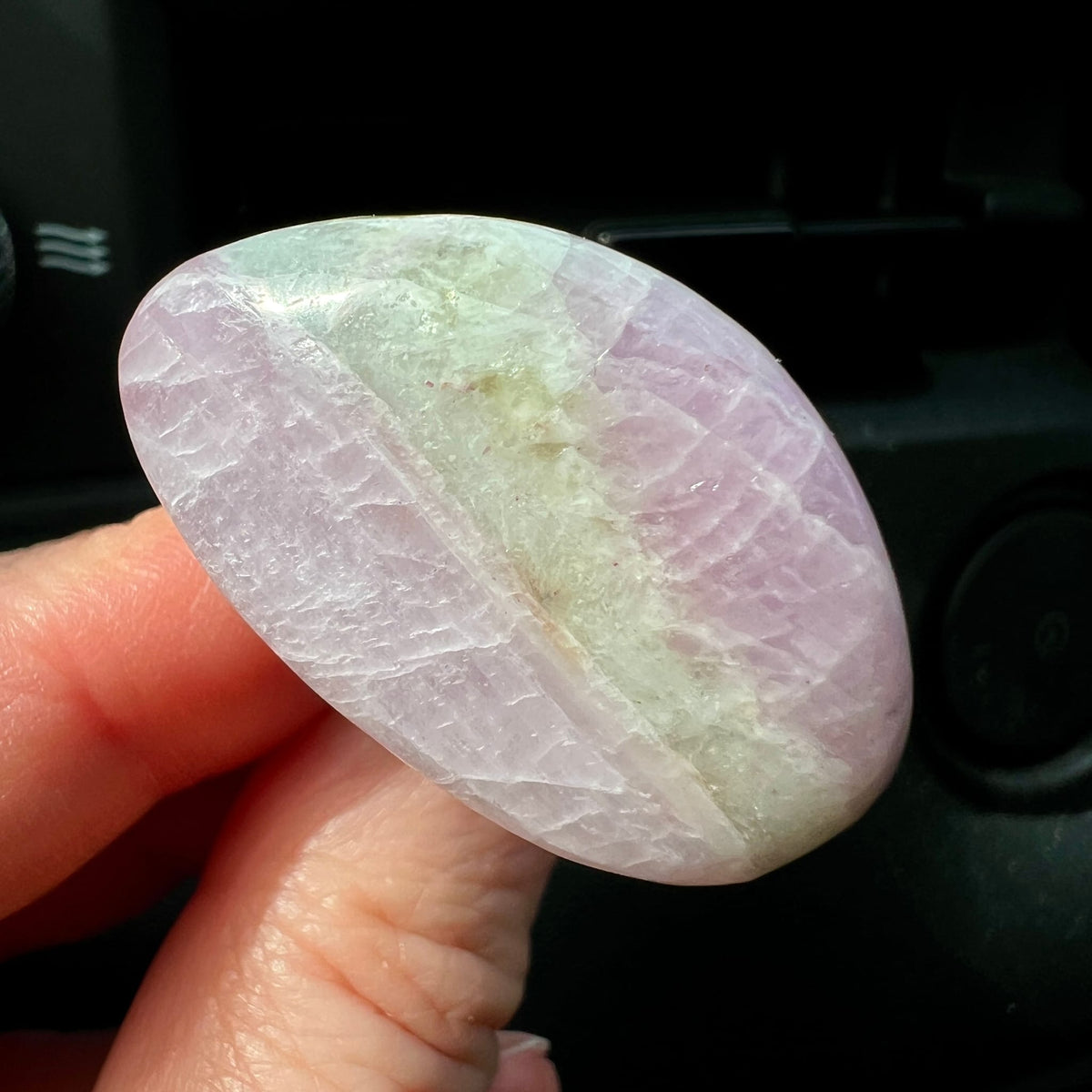 Auto Clip | rosa Kunzit | zartes Flieder-Grün | seidig schimmernd | Happy Minerals