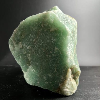 Aventurin | Rohstein | glänzende Fläche | sattes Grün | Edelstein Brasilien | Happy Minerals