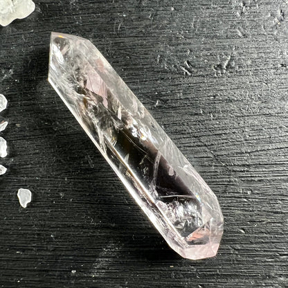 Bergkristall Doppelender | Fluorit Einschluss | glasklar | Nahaufnahme | Brazil | Happy Minerals