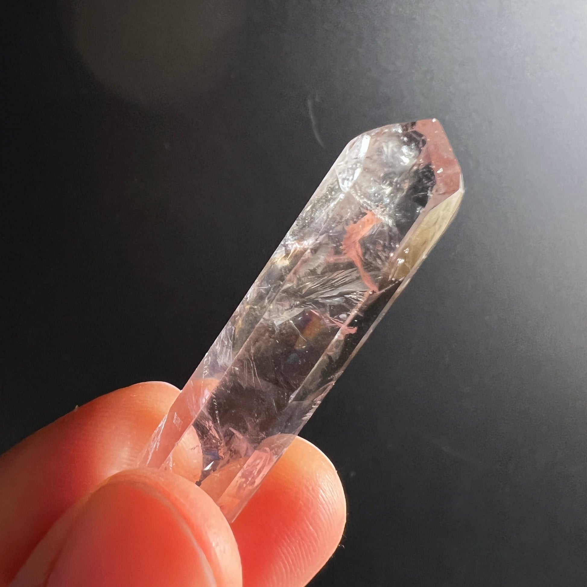 Bergkristall Doppelender | Fluorit Einschluss | Handschmeichler | rosa Schimmer | Fingerprobe | Happy Minerals