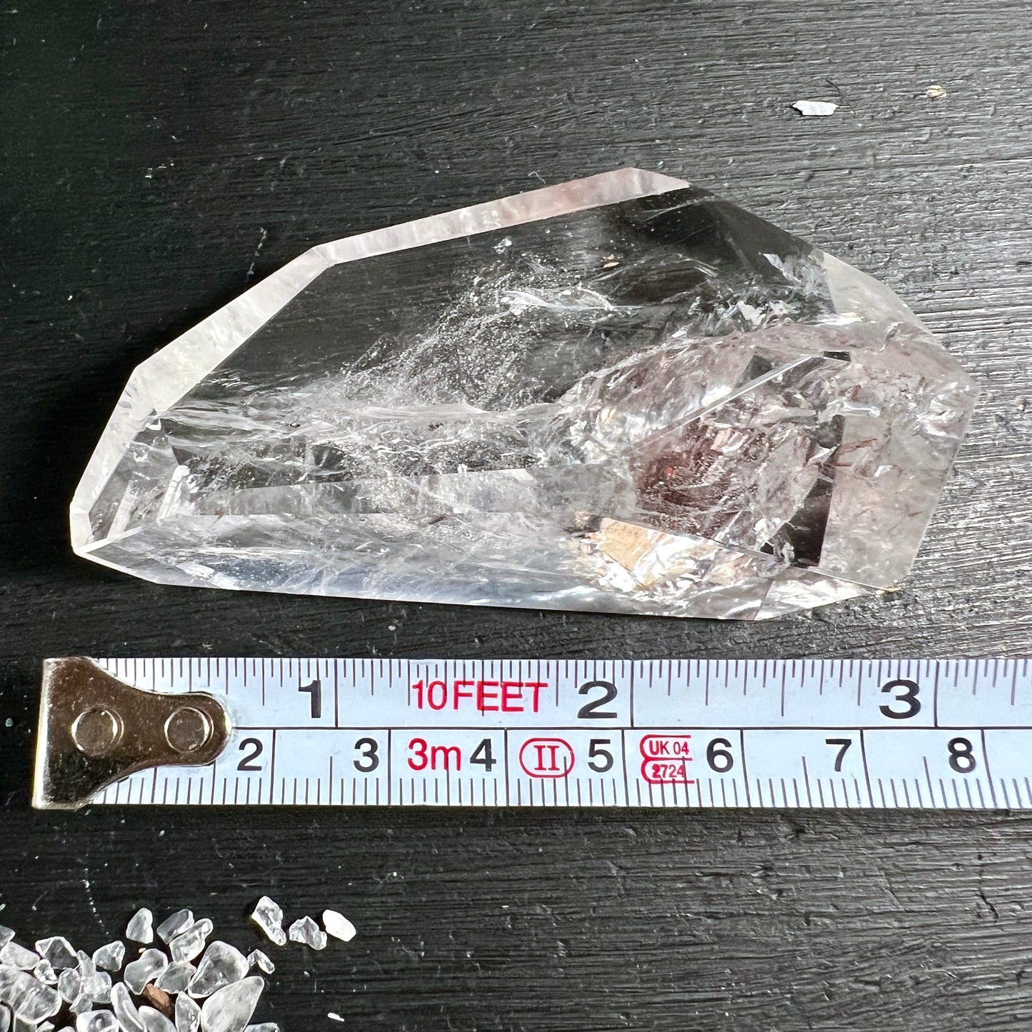 Bergkristall Freeform Brasilien | Größenvergleich Maßband | ca. 8 cm | facettiert | Happy Minerals
