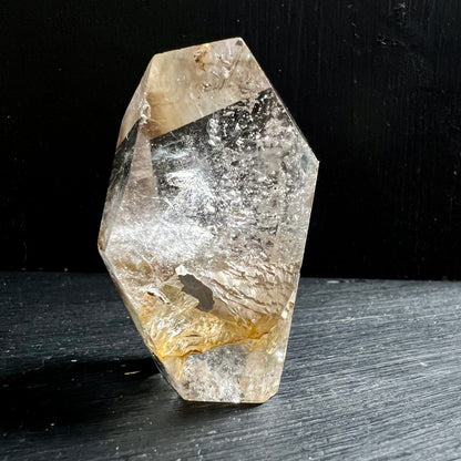 Bergkristall | Golden Healer | Madagaskar | polierte Spitze | goldene Einschlüsse | Unikat | Happy Minerals