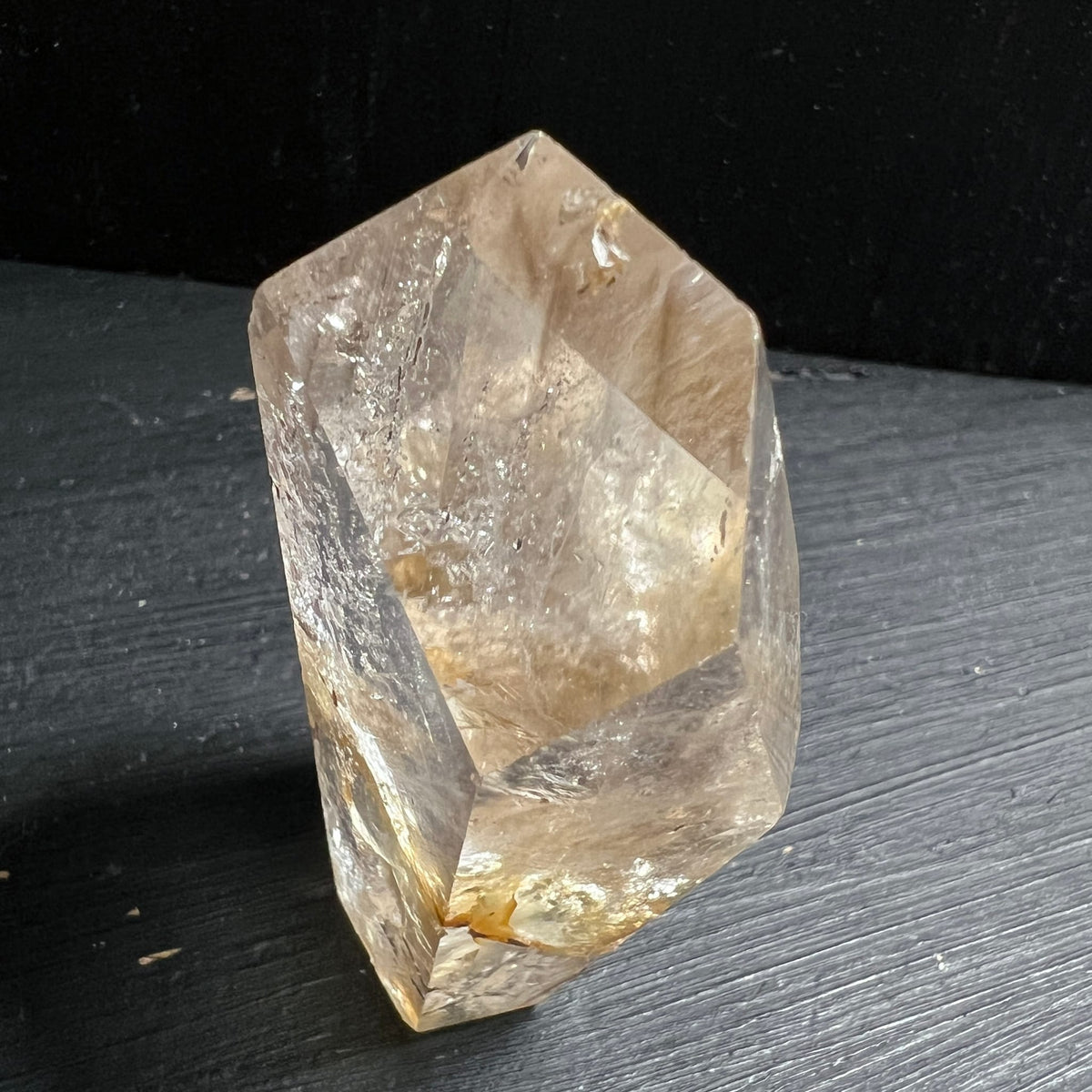 Golden Healer Spitze | warme Goldtöne | kristalline Struktur | seltenes Mineral | Happy Minerals