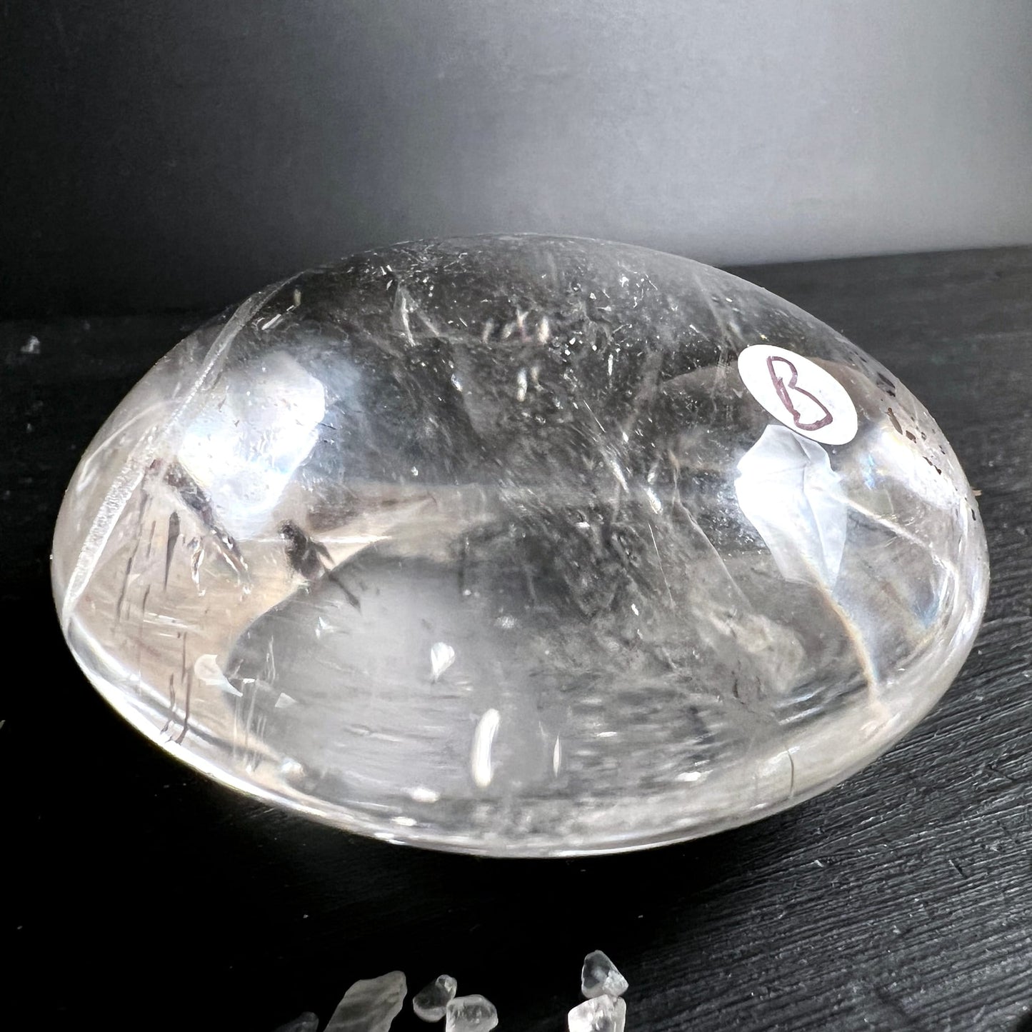 Bergkristall Handschmeichler Variante B | UFO-Form | rosastichig klar | Madagaskar | Happy Minerals