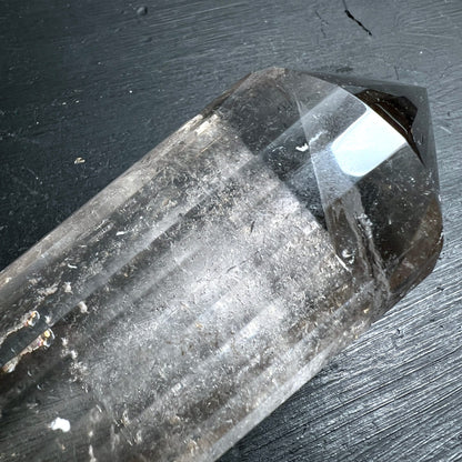 bergkristall mit metallständer | Ansicht 12 | Happy Minerals