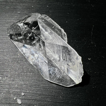 Bergkristall | Rohstein | Madagaskar | klar | Prisma | natürliche Kanten | Happy Minerals