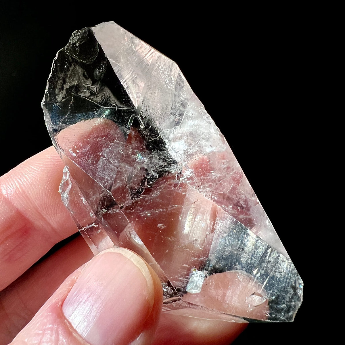Bergkristall | Rohstein | Madagaskar | klar | dunkle Einschlüsse | mystisch | Happy Minerals