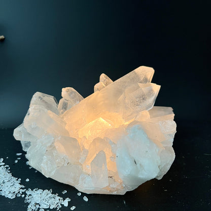 Bergkristall | Rohstein | Teelichthalter | warmes Kerzenlicht | Brasilien | Unikat | Happy Minerals