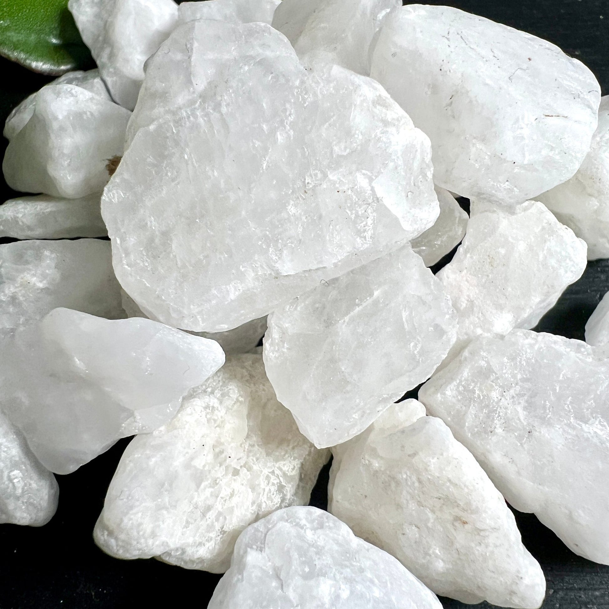 Bergkristall Rohsteine | detailaufnahme | transparent | kristallstruktur | brasilien | happy minerals