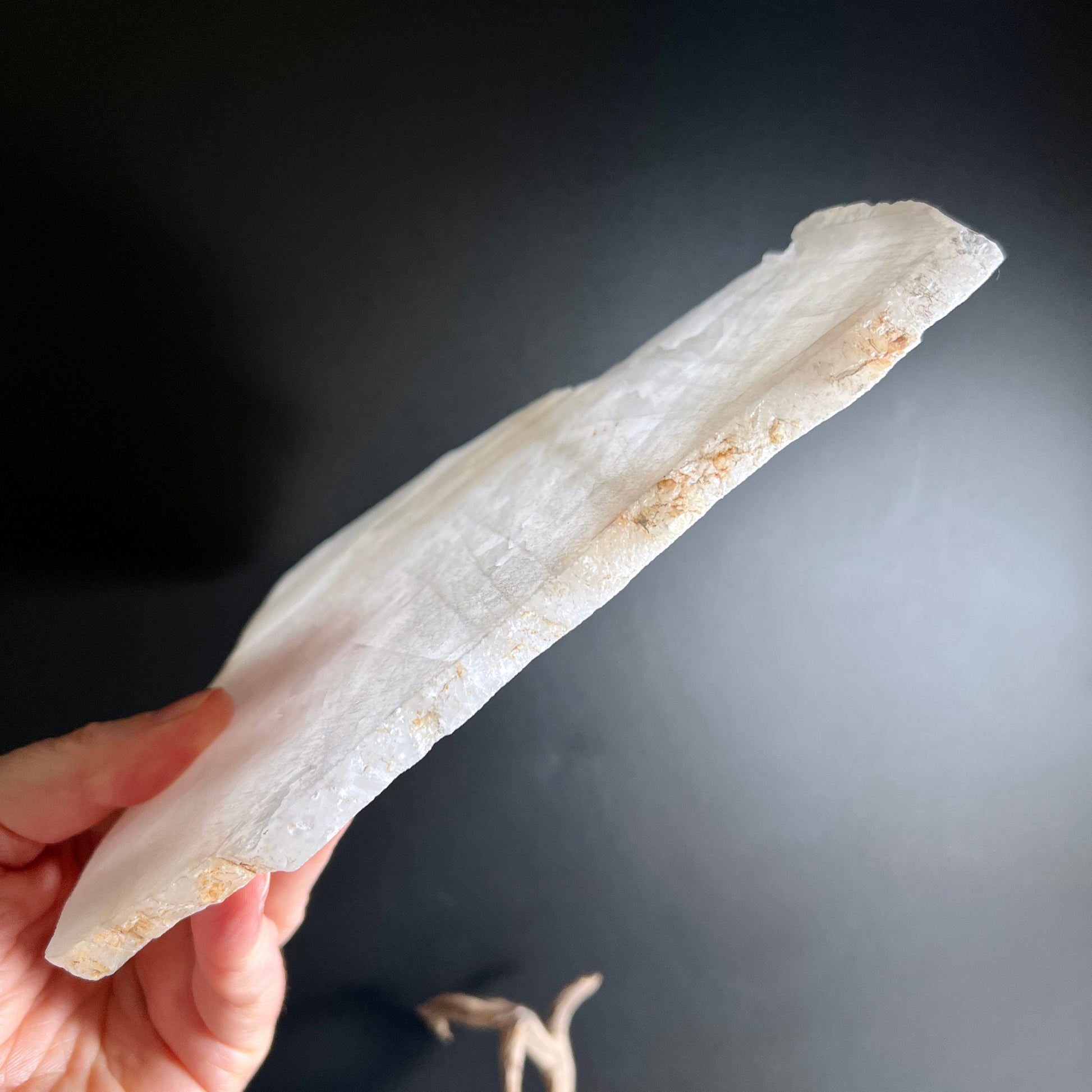 Bergkristall Scheibe Längsprofil | Brasilien | Natürliche Form | Transparente Struktur | Mineralische Textur | Happy Minerals
