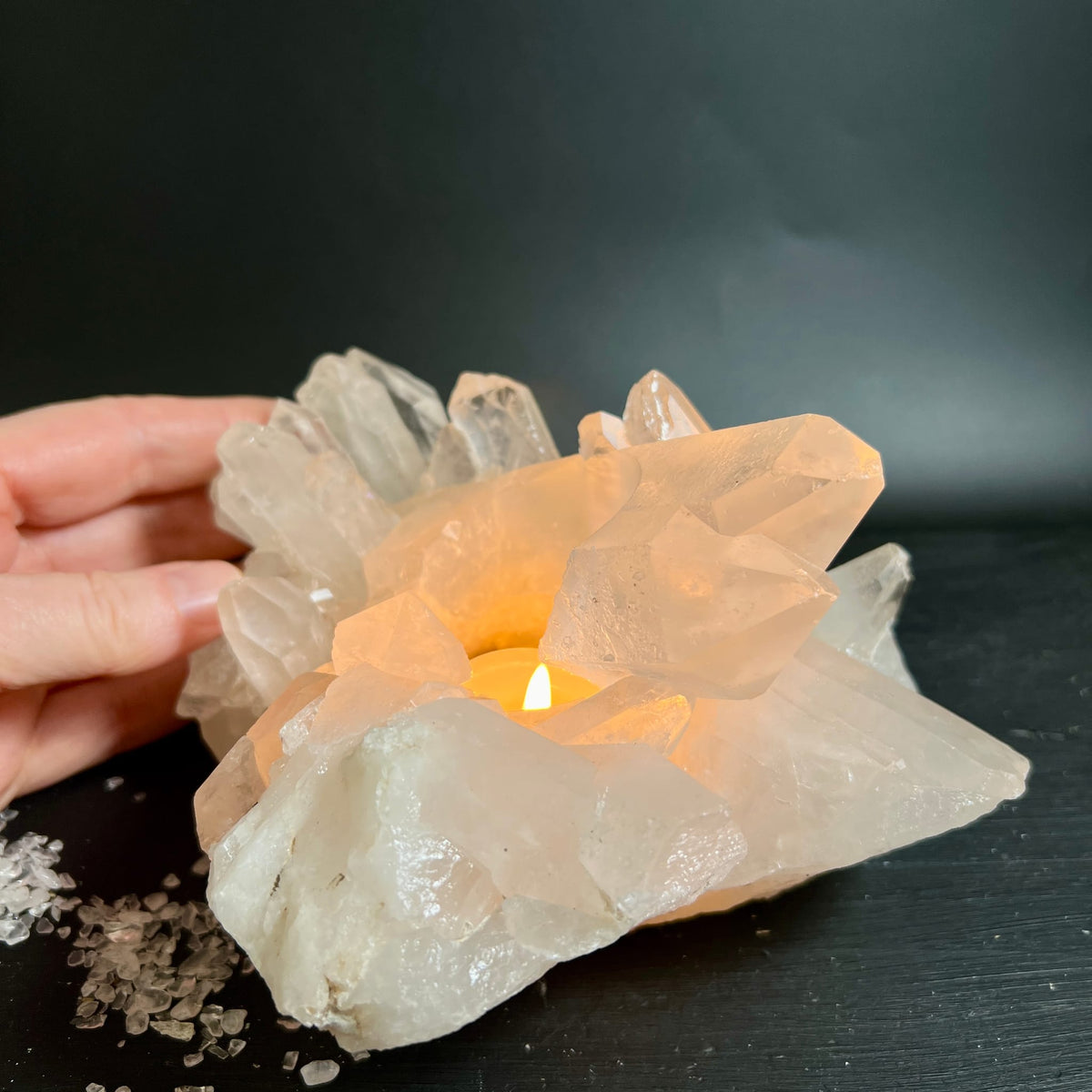 Bergkristall | Teelichthalter | Hand berührt Kristall | warmes Kerzenlicht | Happy Minerals