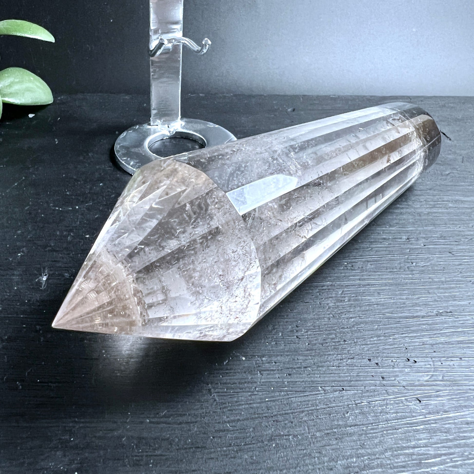 Bergkristall Vogelcut | liegend | Facetten | Doppelender | kristallklar | Happy Minerals