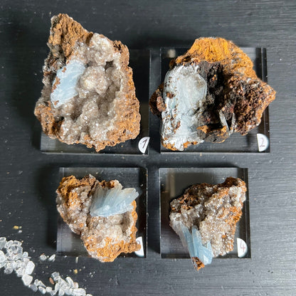 Blauer Baryt Rohstein Marokko | 4 Varianten Übersicht | eisblau auf Goethit | Acrylplatte | Happy Minerals
