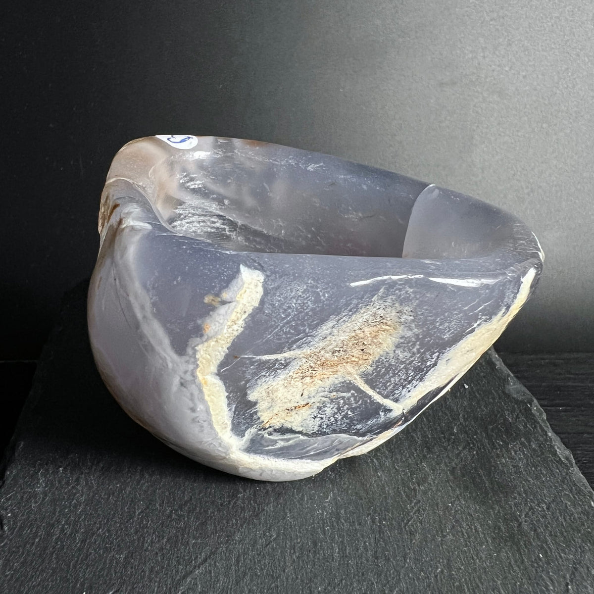 Blauer Chalcedon Schale Variante C | raue Naturkruste | mineralische Textur | Happy Minerals