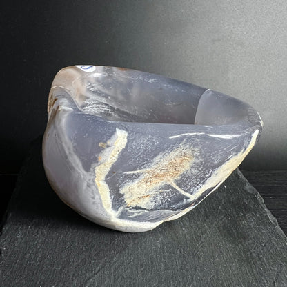 Blauer Chalcedon Schale Variante C | raue Naturkruste | mineralische Textur | Happy Minerals