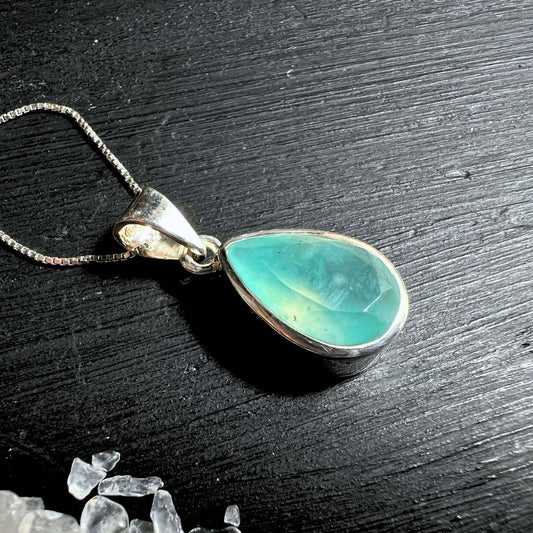 Blauer Chrysopras Aquapras Anhänger 26mm in Sterlingsilber | Happy Minerals