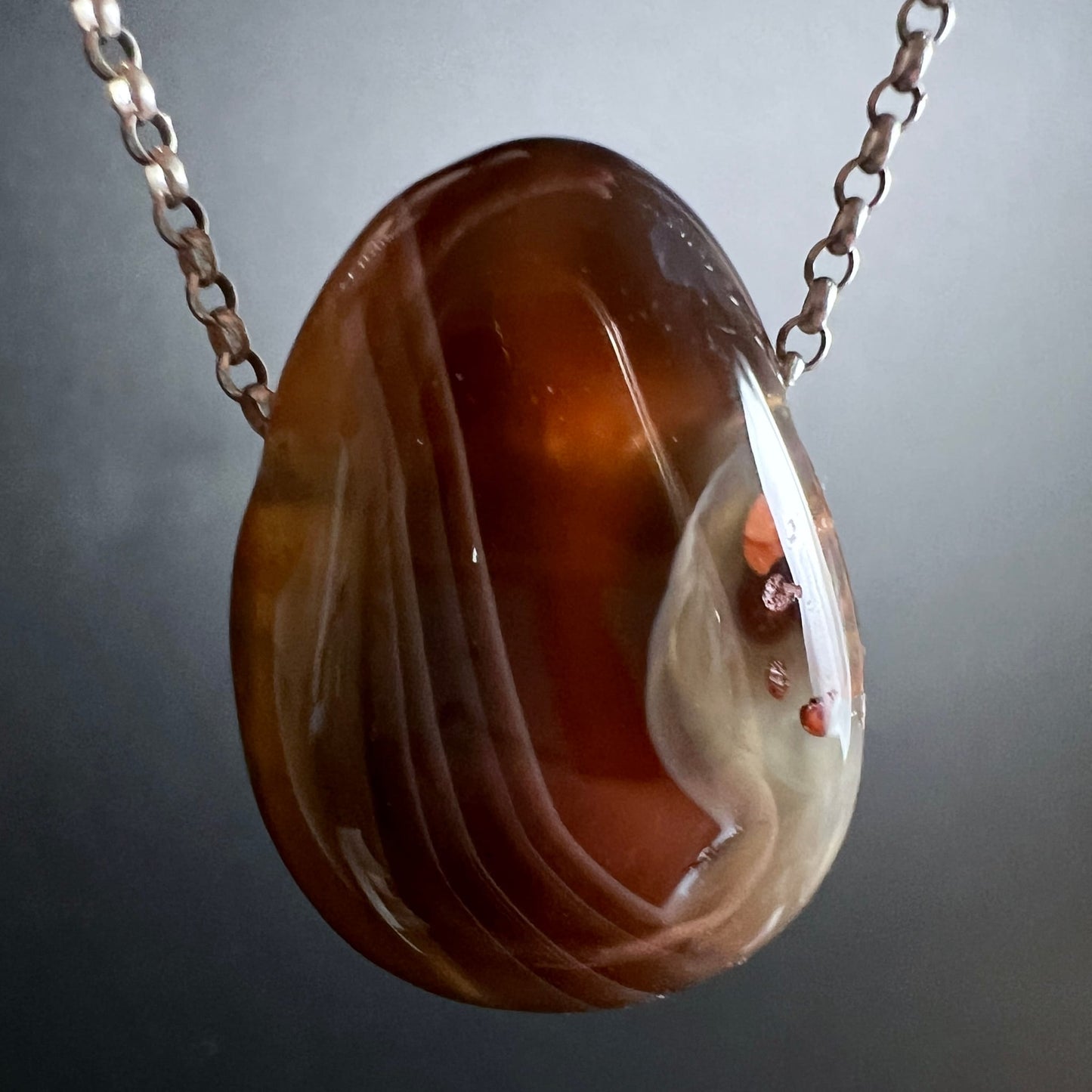 Botswana Achat an Silberkette | honigfarbene Streifen | orangene Einschlüsse | Happy Minerals