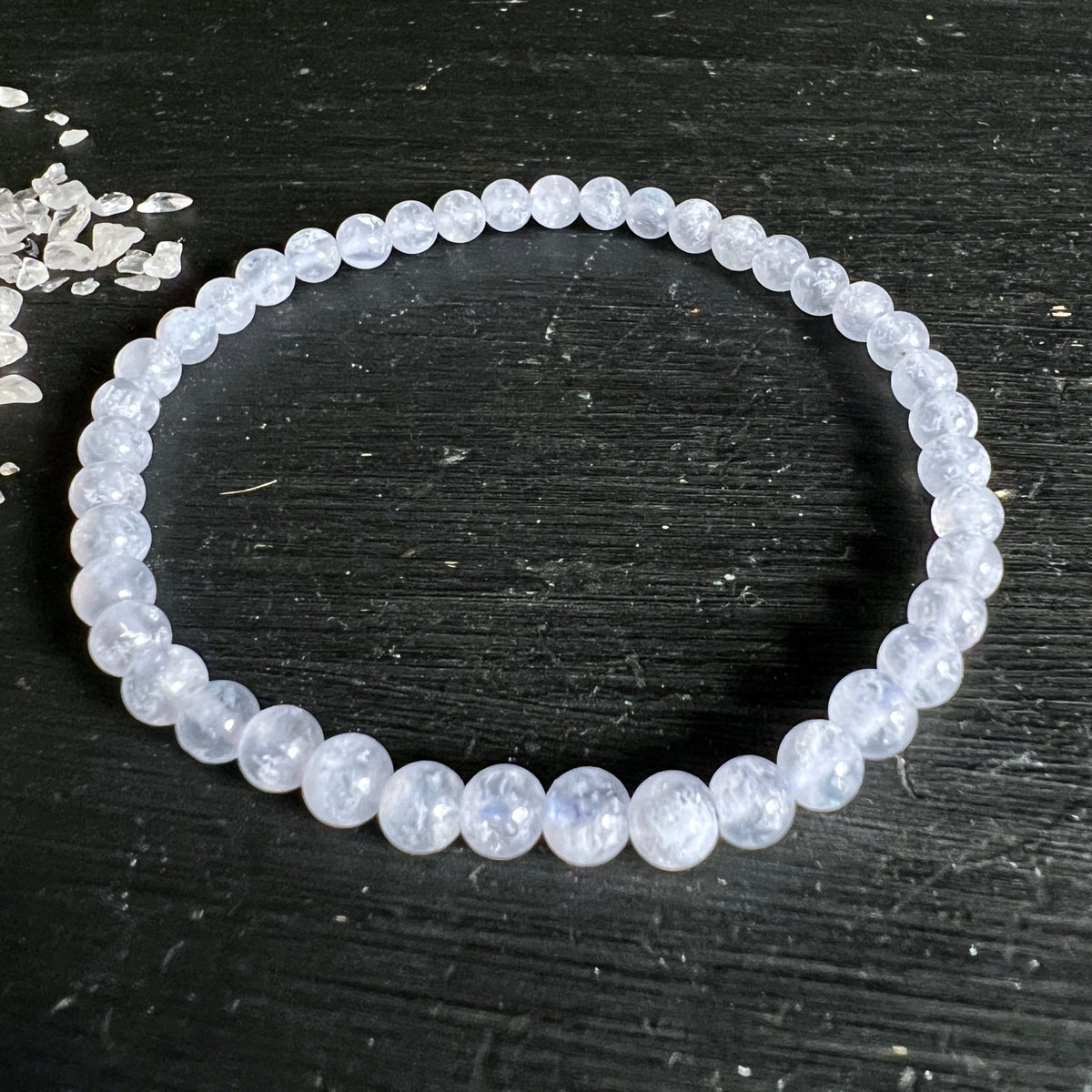 Chalcedon | Armband | oval | Malawi | wolkige Textur | Kristallsplitter | Happy Minerals | Variante E
