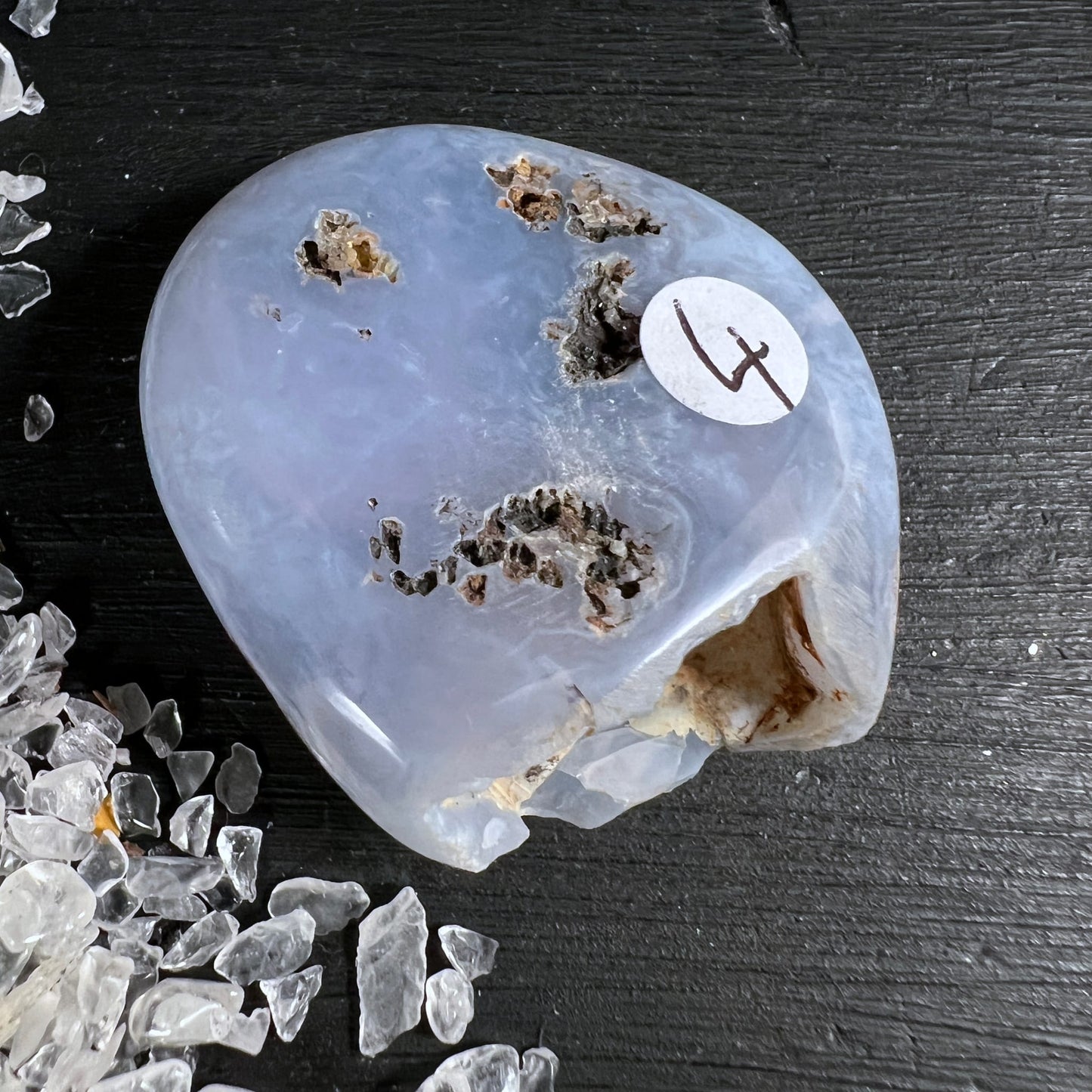 Chalcedon mit Drusen-Einschlüssen | goldbraune Kristallpunkte | seltene Struktur | Happy Minerals | Variante 9