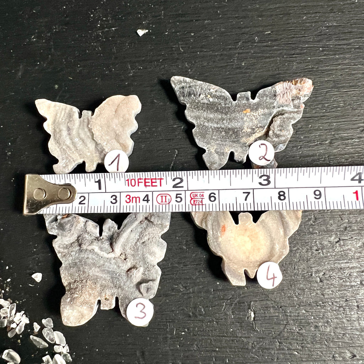 Vier Chalcedon Rosette Schmetterlinge | Übersicht mit Maßband | Happy Minerals