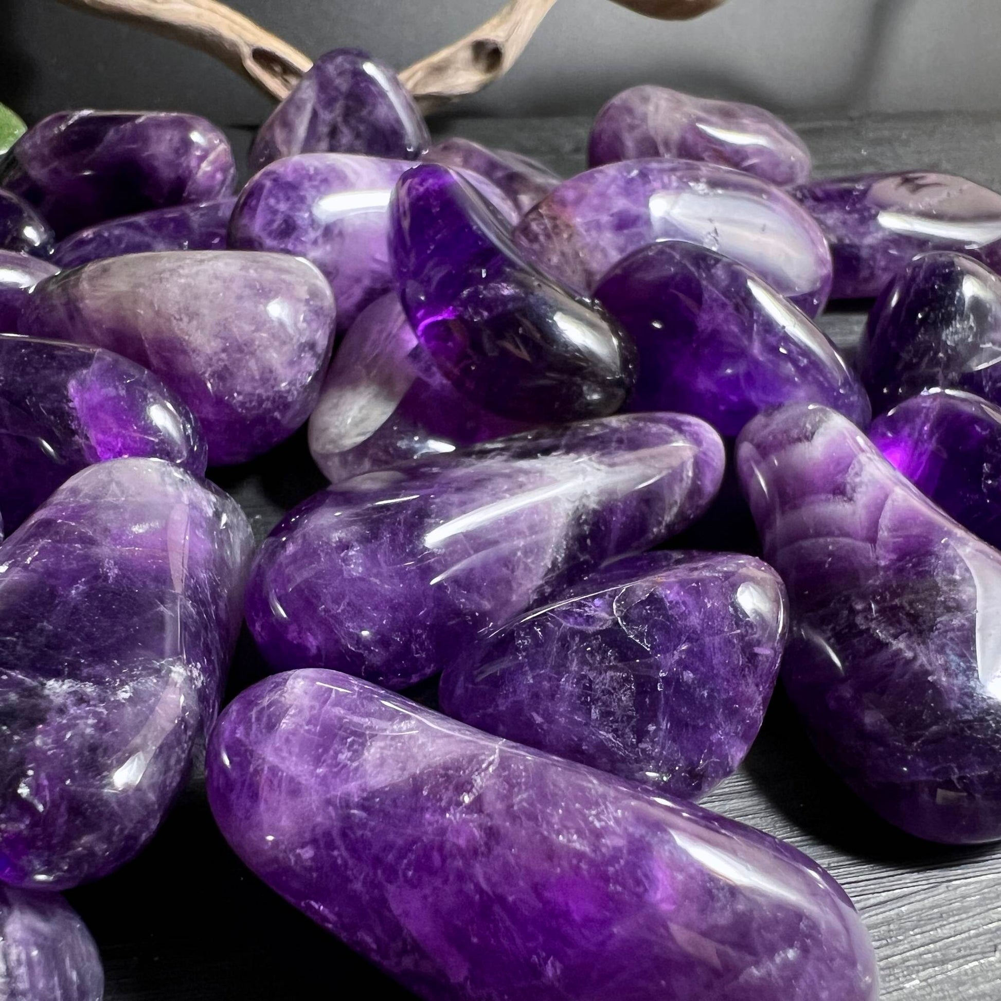 Chevron Amethyst aus Sambia Nahaufnahme