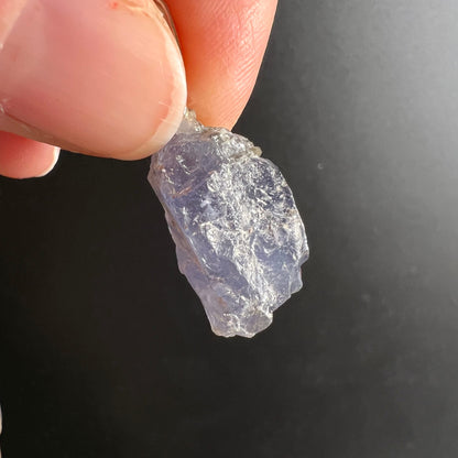 Cordierit Rohstein Anhänger | Fingerhalterung Rückseite | helles Violett | Brasilien | Happy Minerals