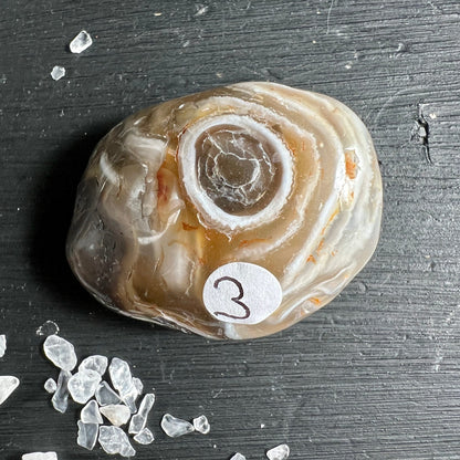 Enhydro Achat | Variante 3 | Brasilien | poliert | braune Spiralen | Bänderung | Happy Minerals