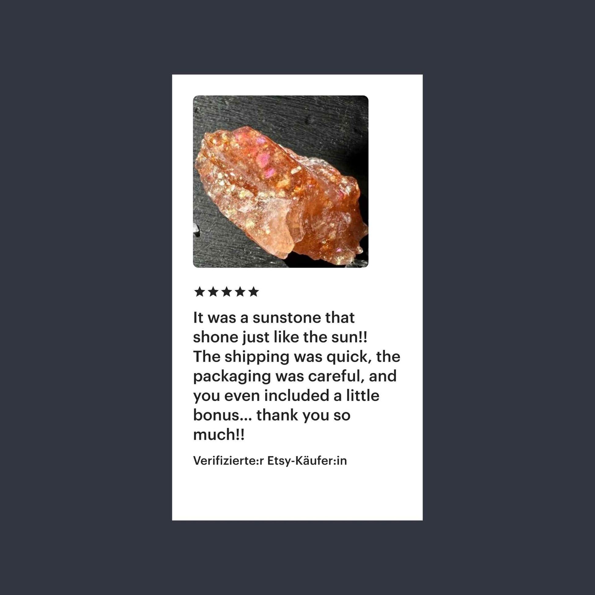 5-Sterne Etsy-Kundenbewertung für einen leuchtenden rohen Sonnenstein mit begeistertem Feedback – Happy Minerals
