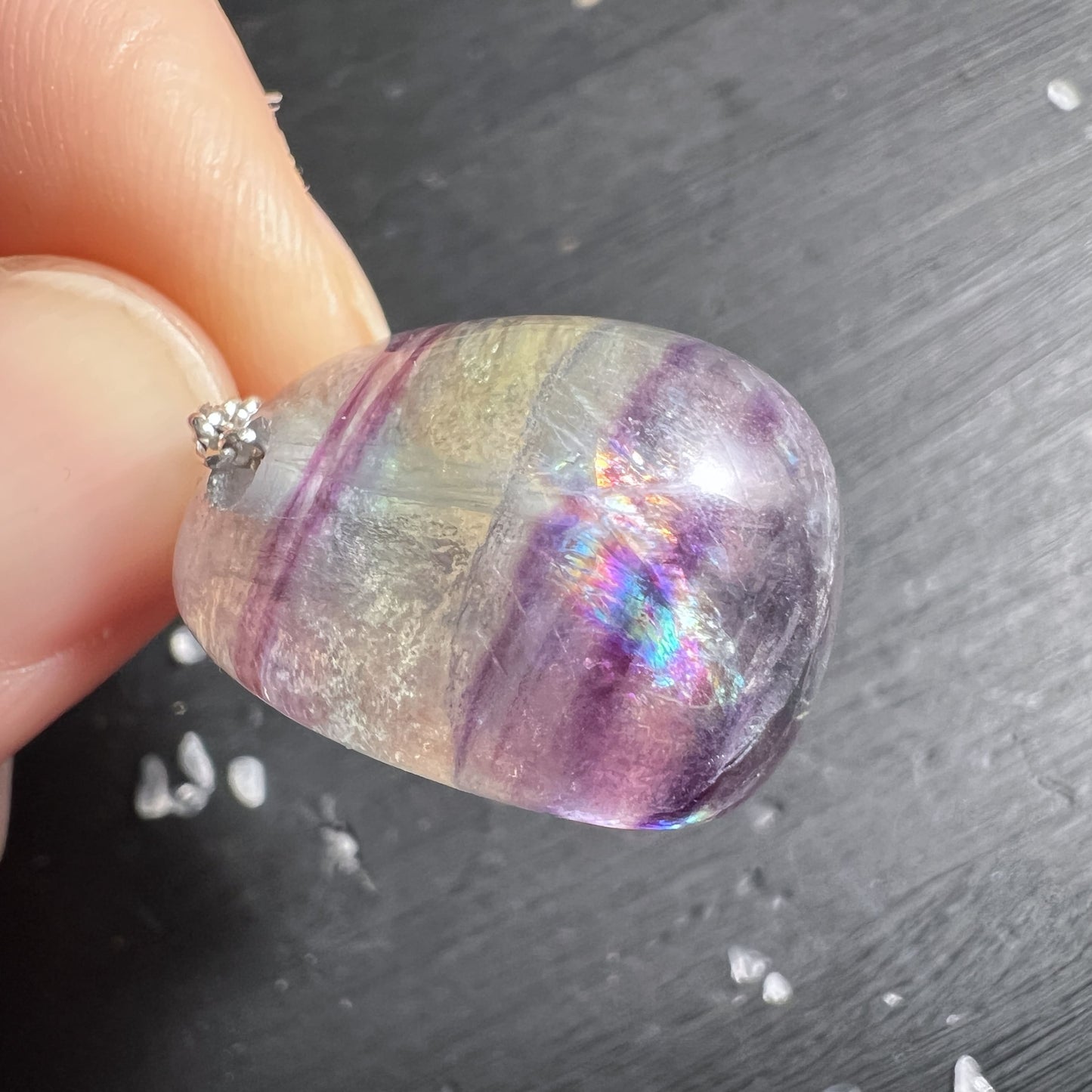 Fluorit Anhänger kombiniert mit 925 Silberkette (separat erhältlich) | Happy Minerals