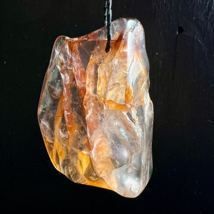Golden Healer Limonit Quarz | dramatisches Licht | tiefes Gold | Anhänger | Happy Minerals