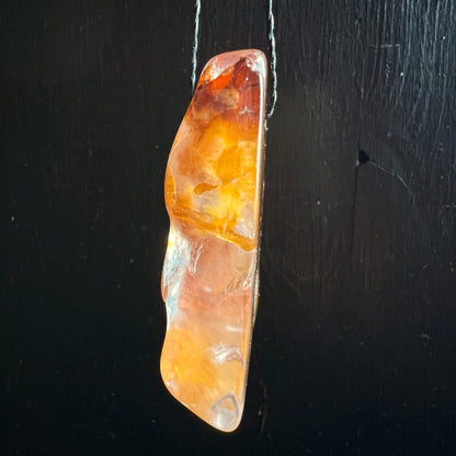 Limonit Quarz | schmale Ansicht | goldene Einschlüsse | glasklare Struktur | Happy Minerals