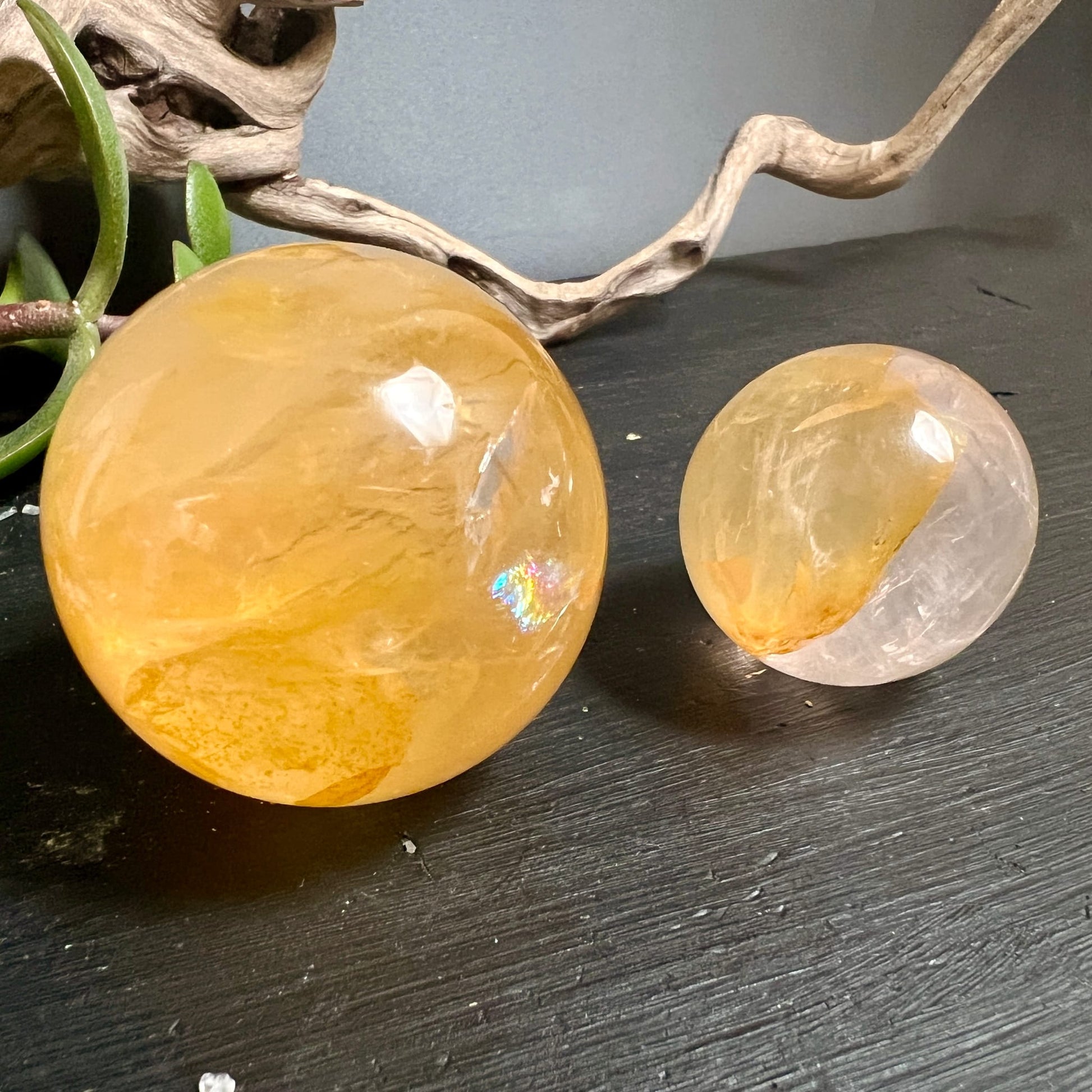 Golden Healer Kugeln | zwei Limonit Quarz Kugeln | honiggelb & klar | Brasilien | Happy Minerals