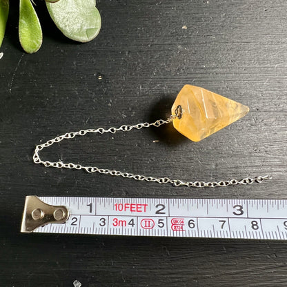 Golden Healer Pendel | Größenvergleich Maßband | ca. 3 cm | Silberkette | Brasilien | Happy Minerals