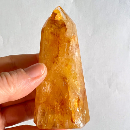 Golden Healer Krone in Hand | Sonnenlicht durchflutet | goldene Reflexe | Limonit Quarz Unikat | Happy Minerals