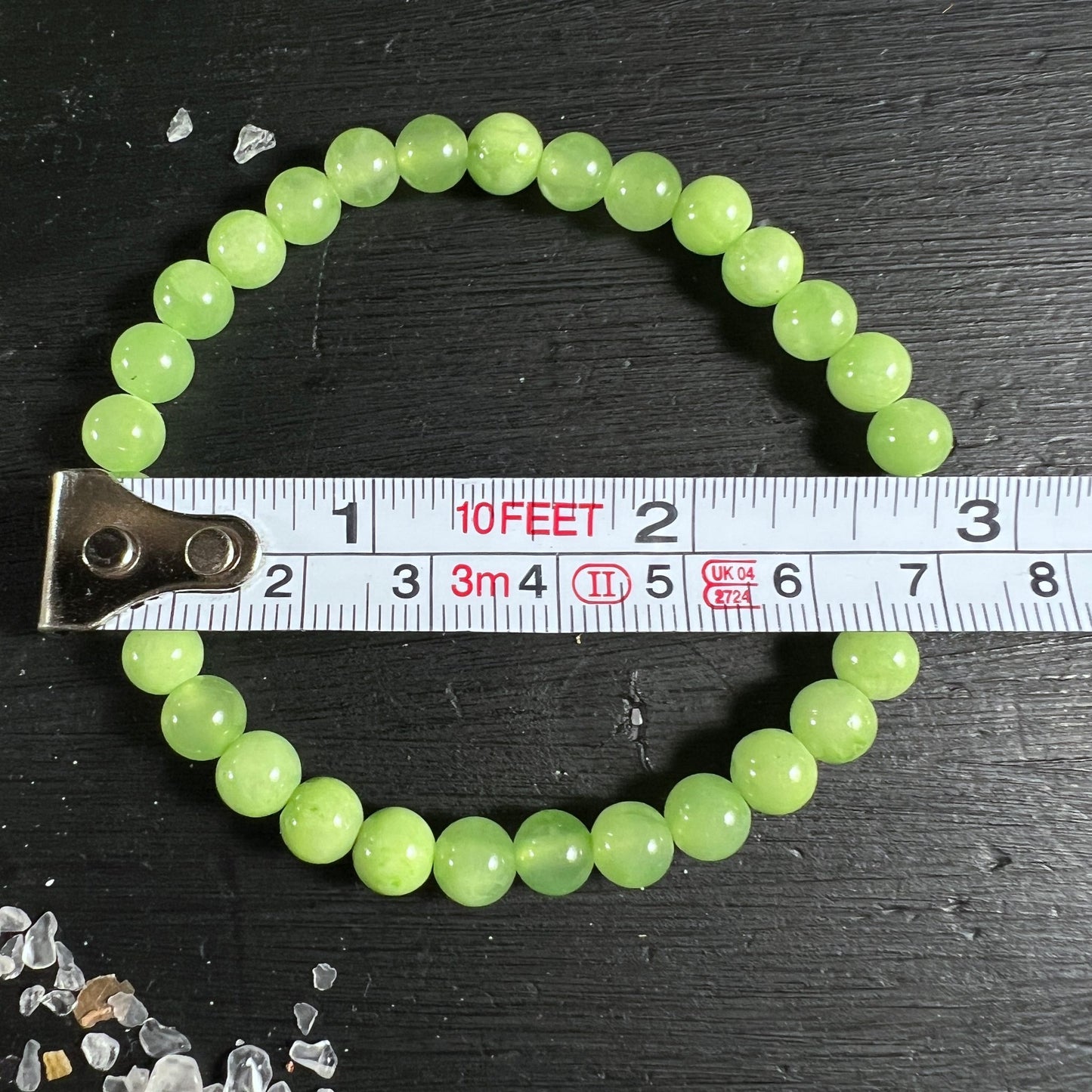 Grüner Calcit Armband | Mexiko | runde Perlen | Maßband Größenmessung | Happy Minerals