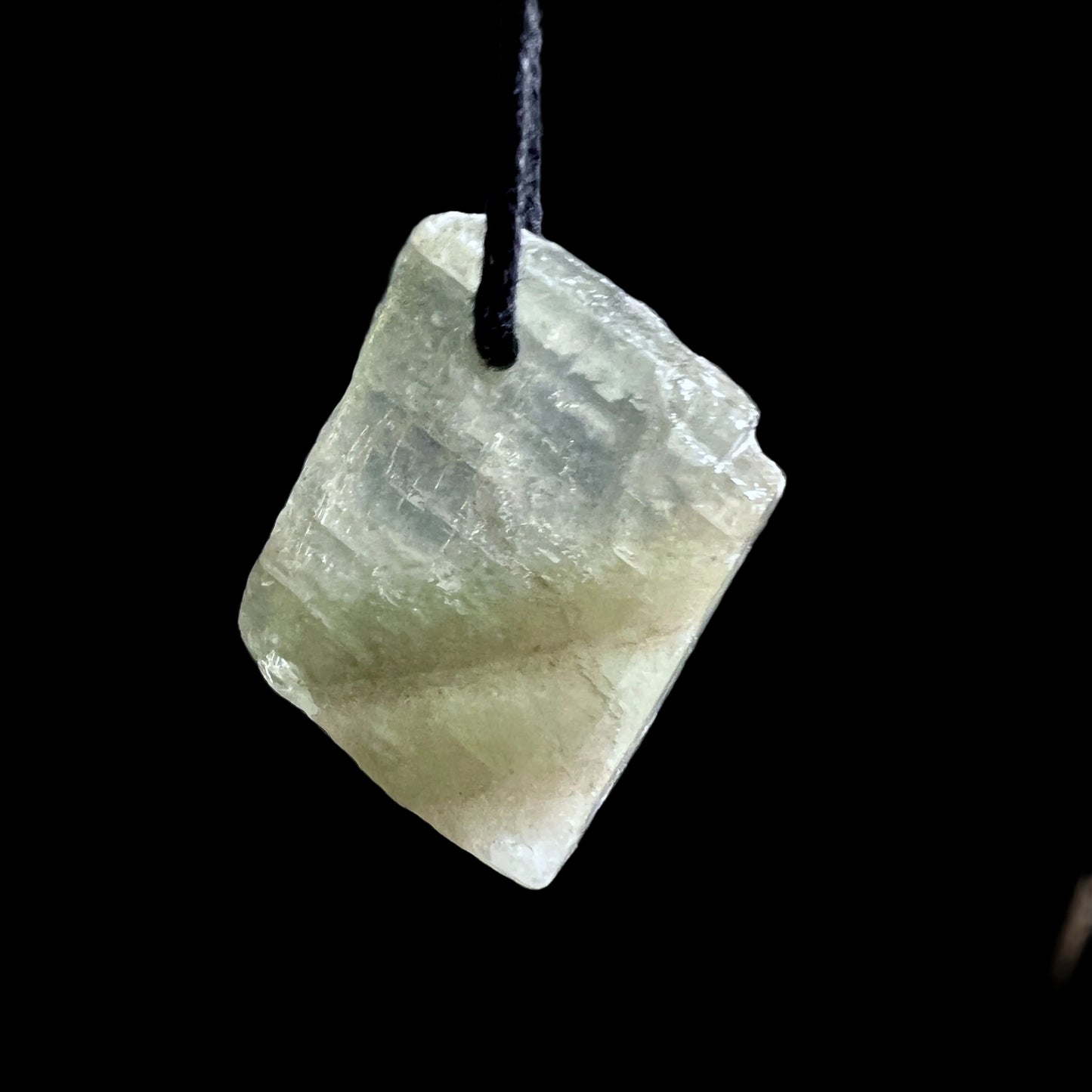 Gruener Calcit Herzchakra Stein der Erneuerung