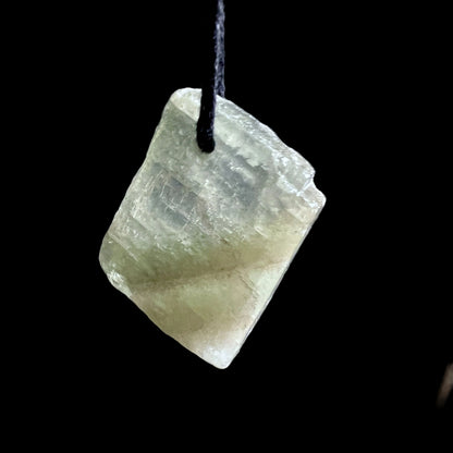 Gruener Calcit Herzchakra Stein der Erneuerung