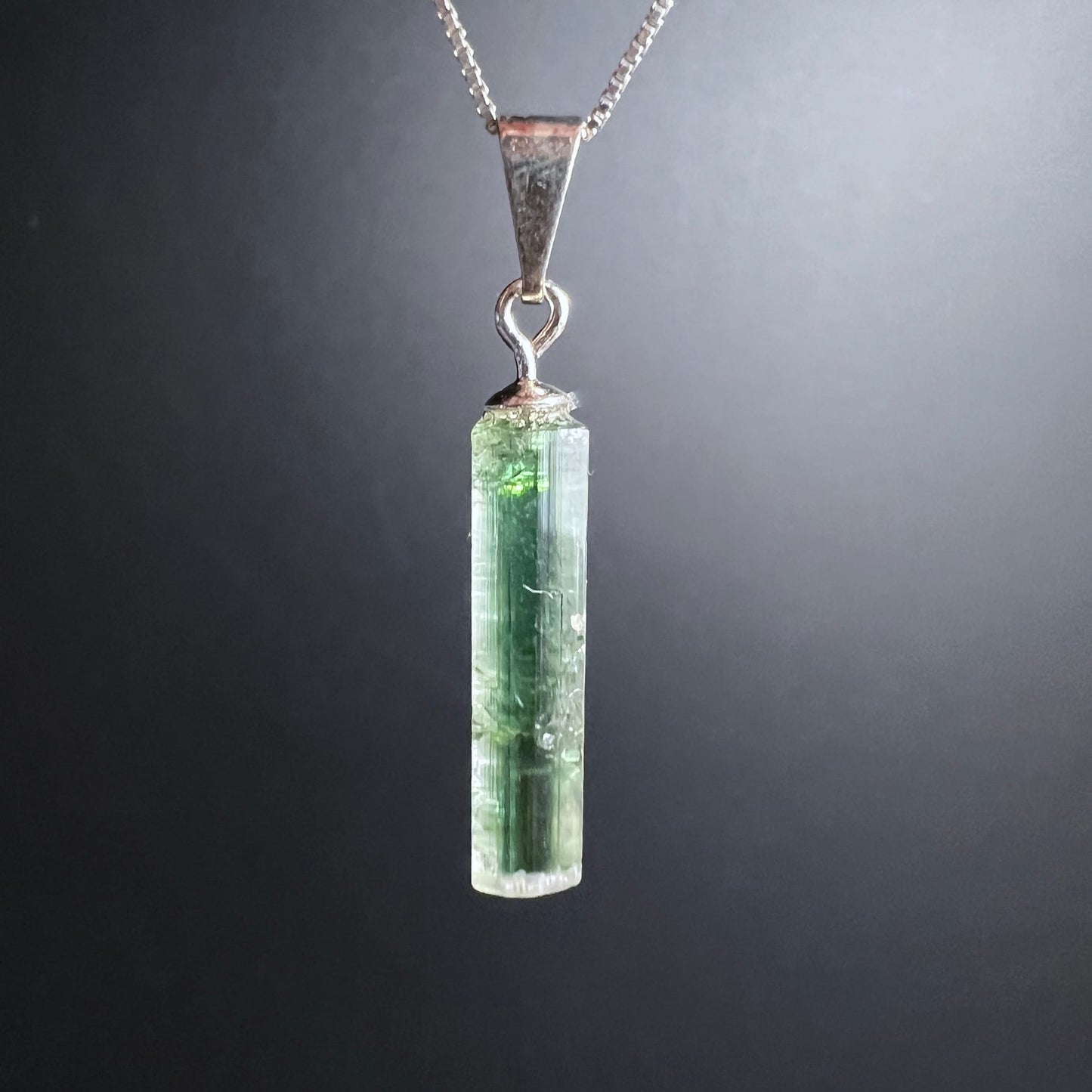 Grüner | Turmalin | Anhänger | Rohstein | Silberöse | 925 | Kette | Happy Minerals