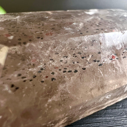 Haematitquarz | intensive Farbspiele | leuchtende Akzente | mineralische Vielfalt | exotische Schoenheit | Happy Minerals