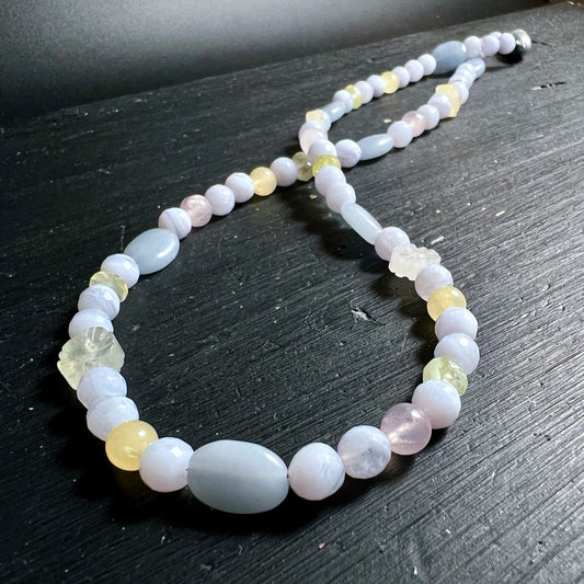 Pastell | Halskette | Chalcedon | Peridot | Rosenquarz | zarte Farbnuancen | Unikat | Happy Minerals