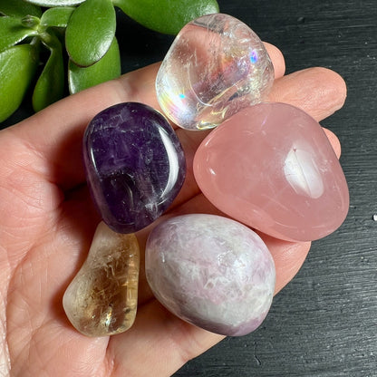 Handgehaltene Edelstein Trommelsteine | schimmernder Angel Aura | zarter Kunzit | Happy Minerals Qualität