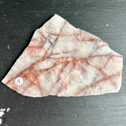Hematoid | Quarz | Variante | A | Draufsicht | rosa | Platte | Feuerquarz | Madagaskar | Happy | Minerals