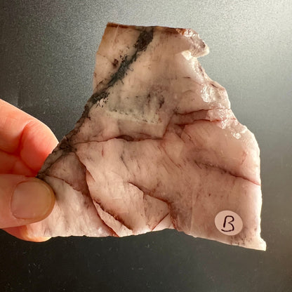 Hematoid | Quarz | Variante | B | rosa | Platte | Feuerquarz | dunkle | Einschlüsse | Madagaskar | Happy | Minerals
