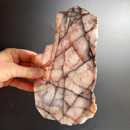 Feuerquarz | Variante | C | in | Hand | gehalten | Hematoid | Quarz | Platte | Madagaskar | Happy | Minerals